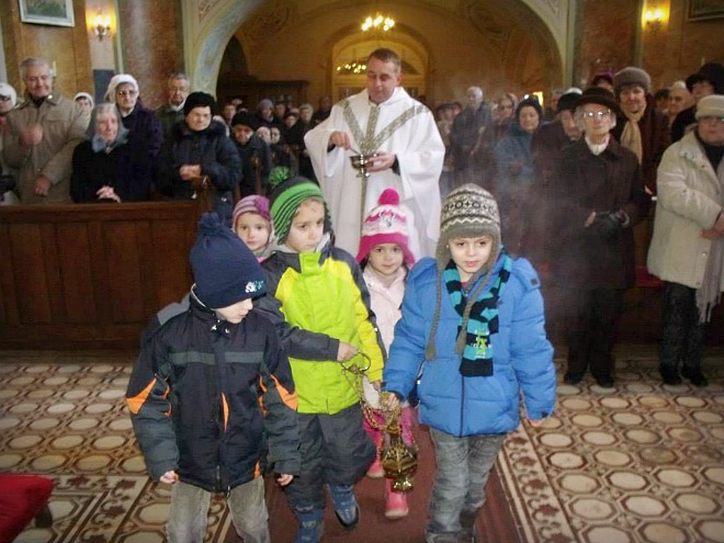 "Mivel ők ezeknek a miséknek aktív szereplői és segítői, nagy élvezettel és örömmel fogadják és várják a következő alkalmat."