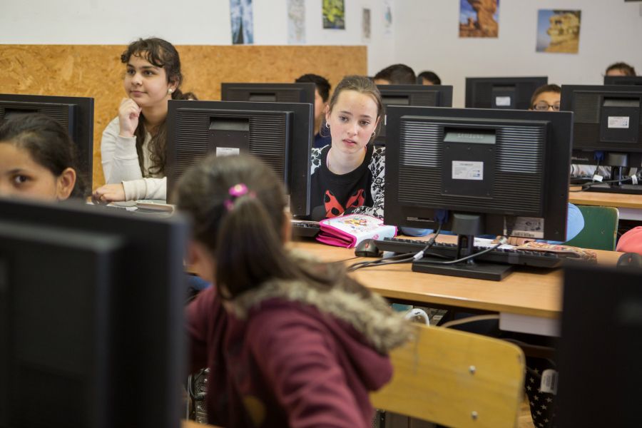 hatranykiegyenlites MG 8493 900