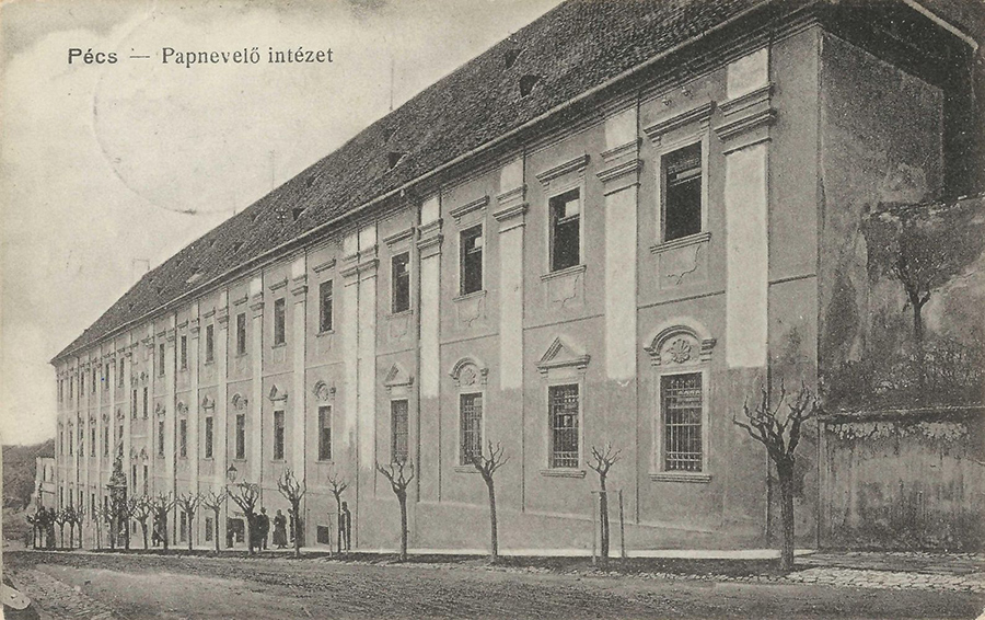 A Pécsi Püspöki Szeminárium épülete az 1900-as évek elején (Csorba Győző Könyvtár – Helyismereti Gyűjtemény) csgyk fototar pecs papnevelo intezet 1900k