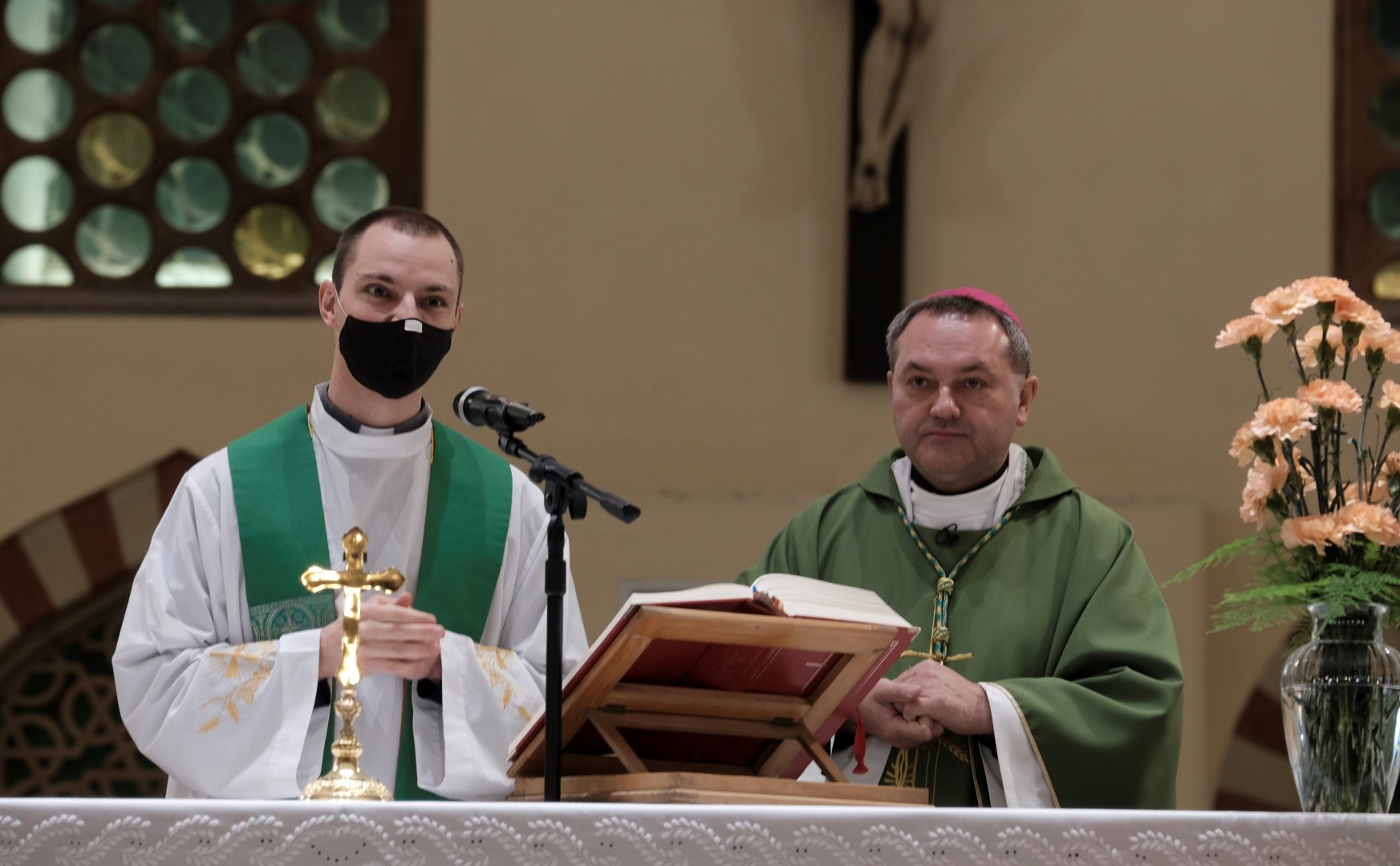 Első csütörtök 25