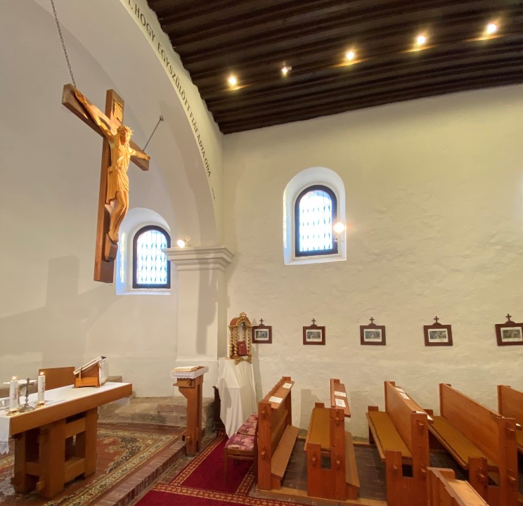 Kővágótöttös templombelső 1