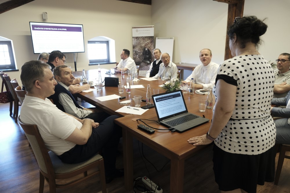 püspöki bíróság 1