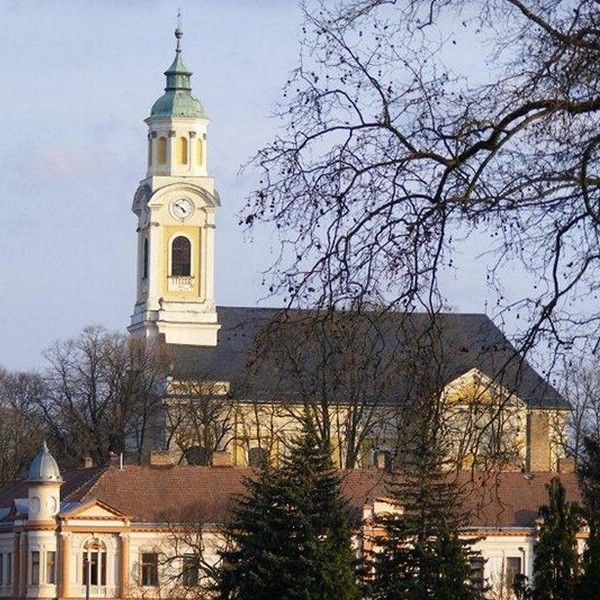 Szent Kereszt Plebania templom Hogyesz