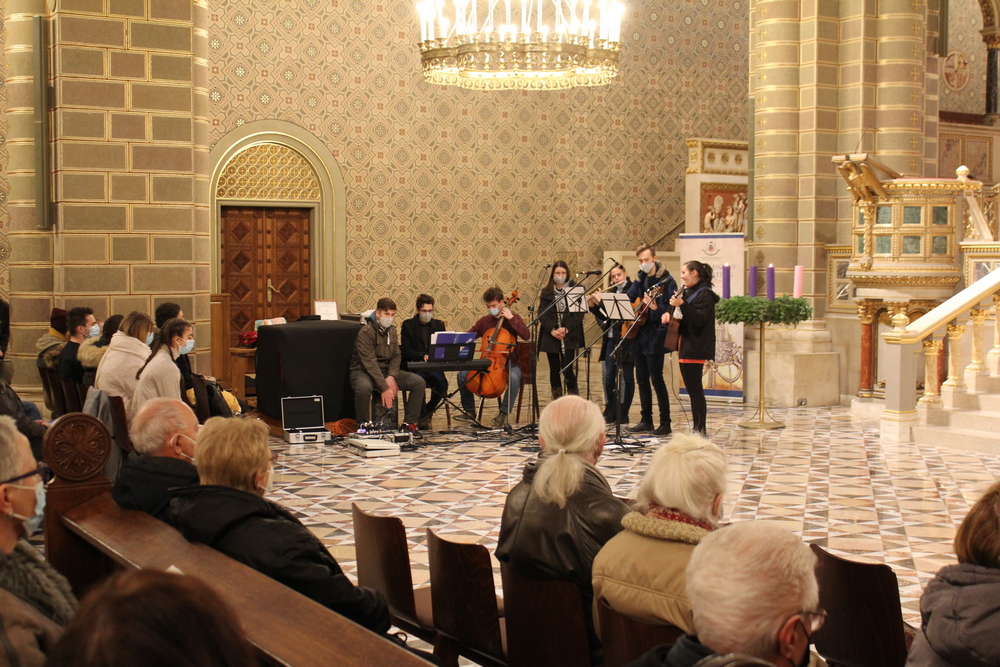 Advent2 4 csutortok korus