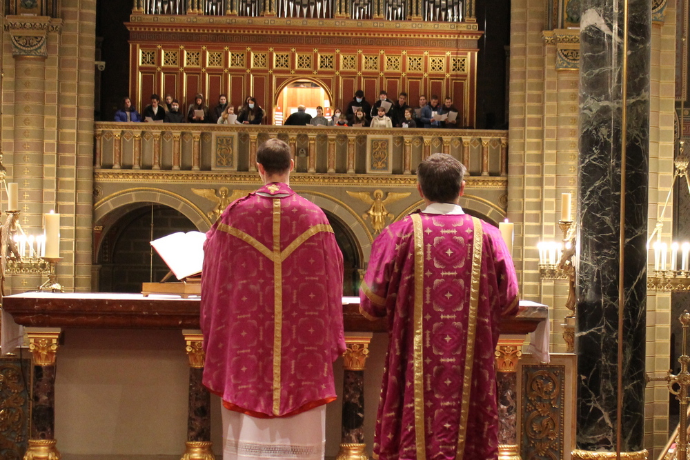 Advent2 5 pentek 12 korus