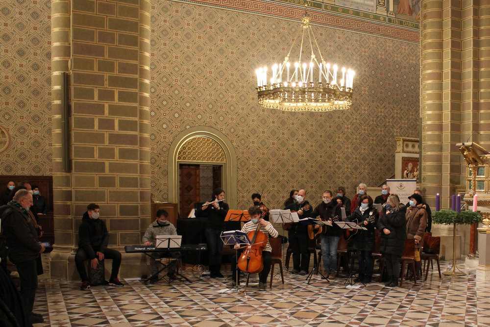 Advent3 1 hetfo korus