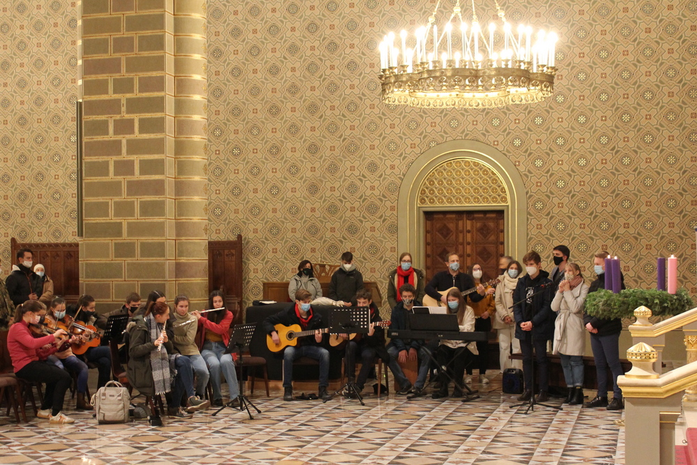 Advent3 2 kedd korus