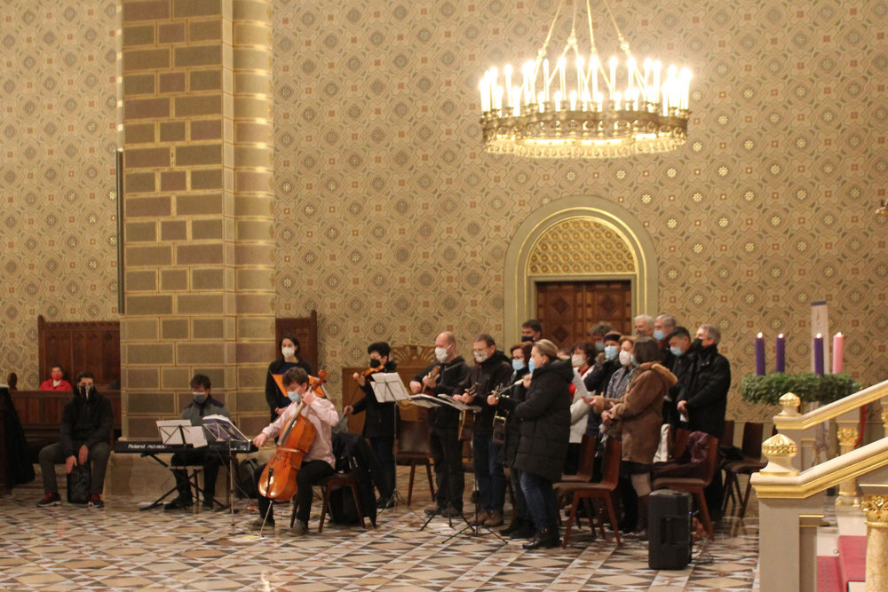 Advent4 1 hetfo korus