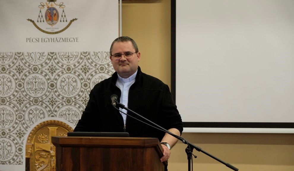 Ferfitalalkozo 04 Pecs 06