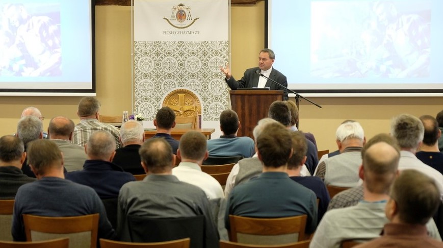 Ferfitalalkozo 04 Pecs 21