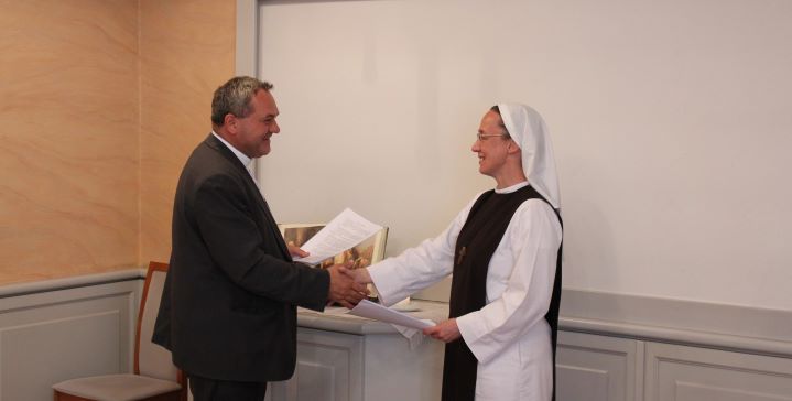 Szerzodes alairasa 0991