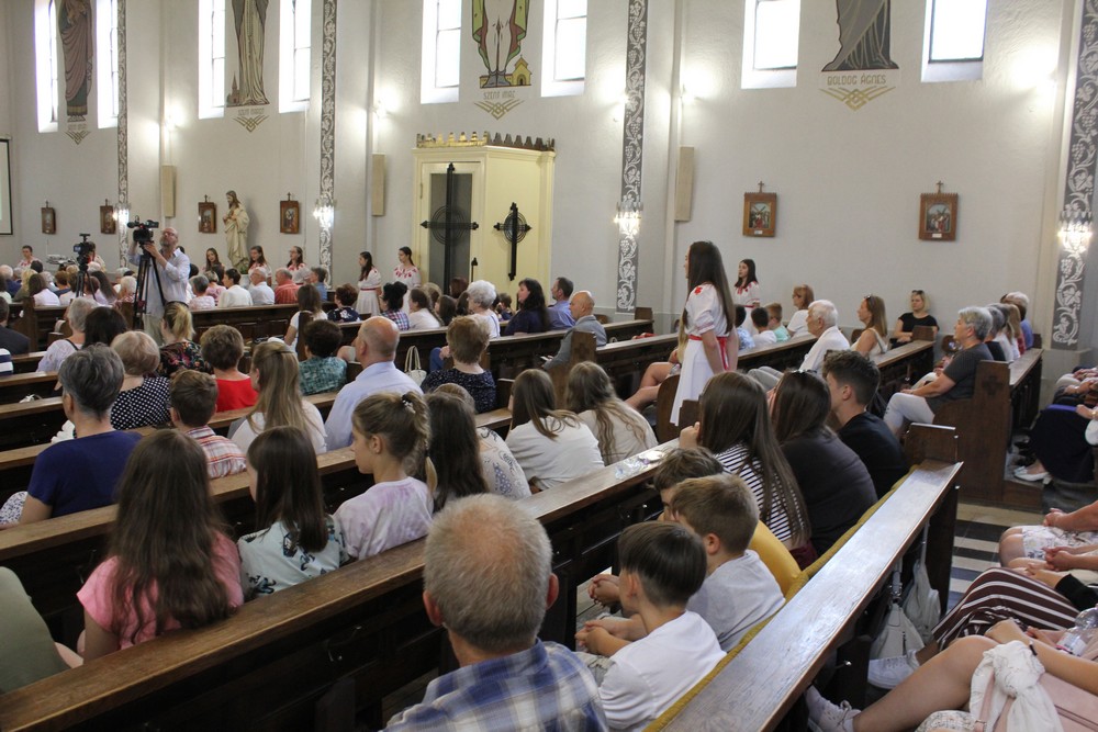 Komlo gyerekkorusok 50 075