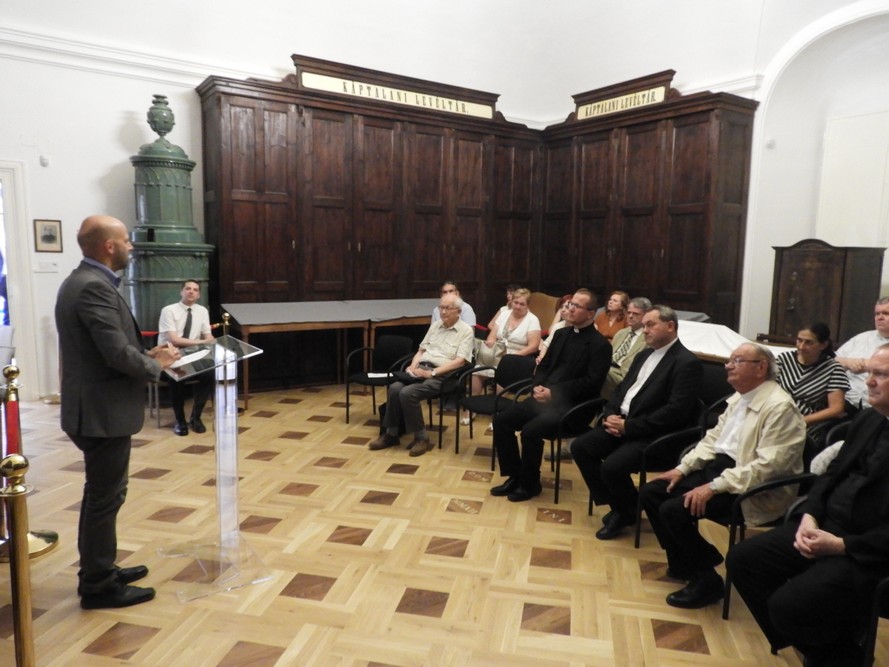 Leveltar kiallitas 015