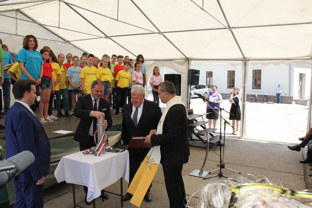 Paks alapkoletetel 147