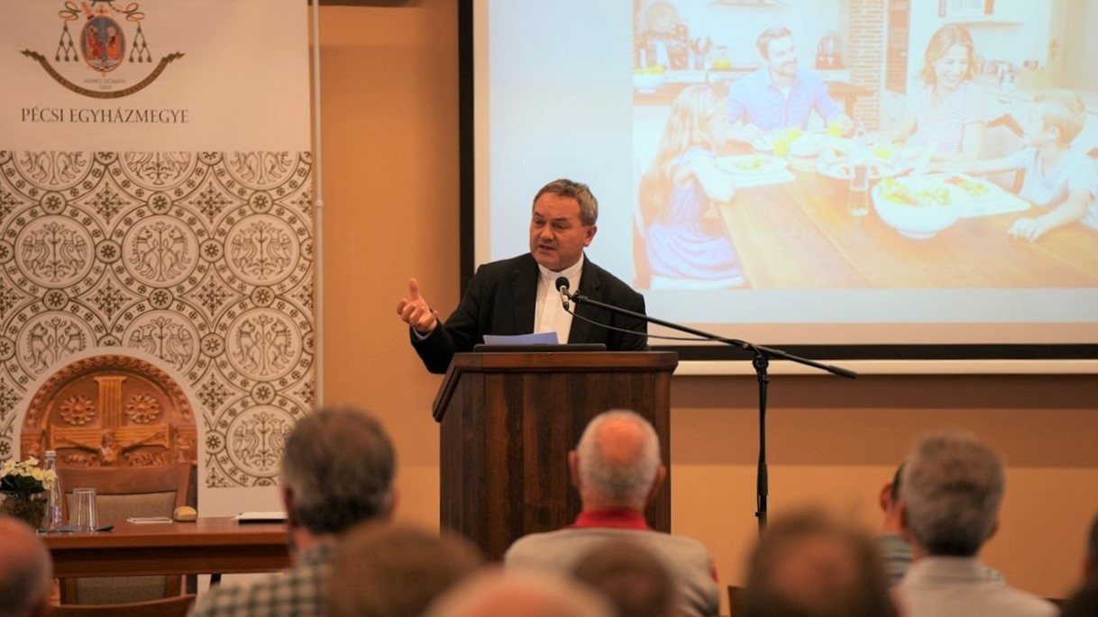 Ferfitalalkozo 5 059