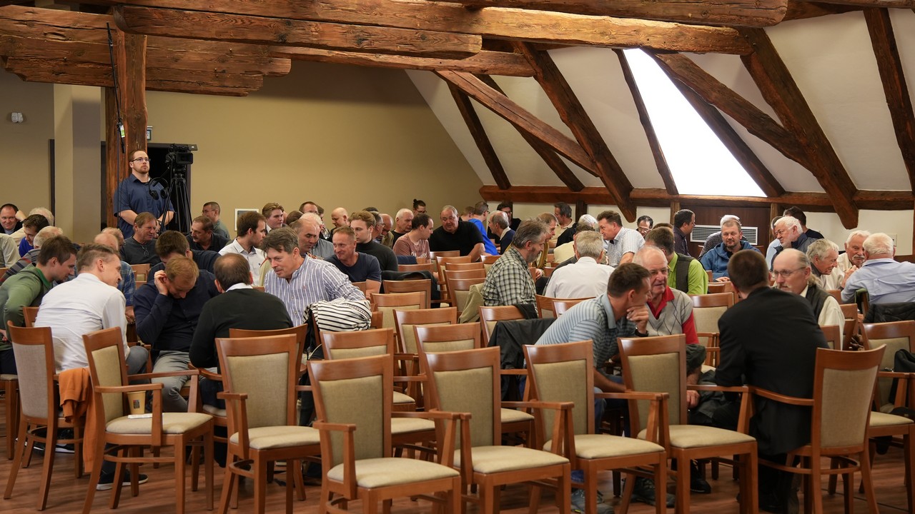 Ferfitalalkozo 5 074