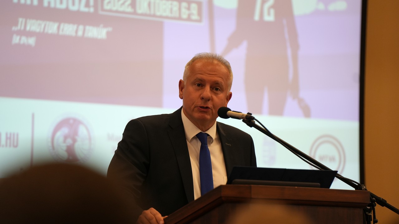 72 ora megnyito Pecs 12