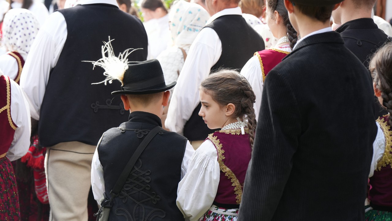 Szekely bucsu Kismanyok 250 csur