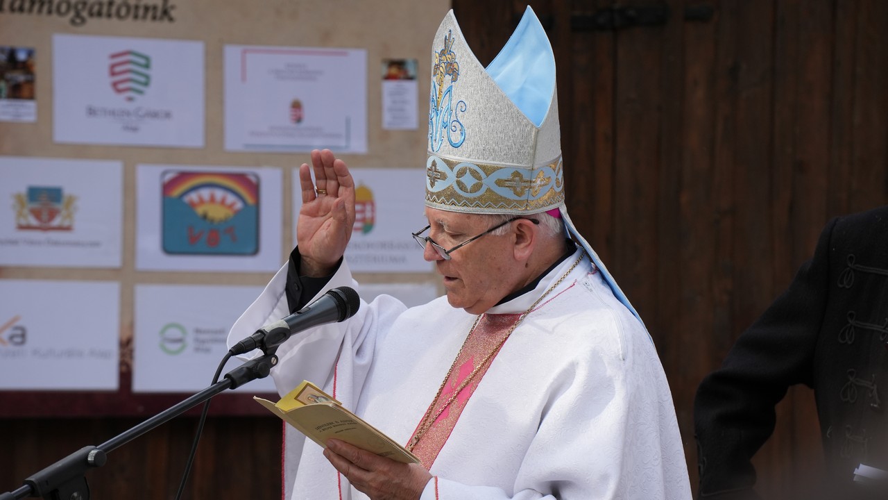 Szekely bucsu Kismanyok 306 csur