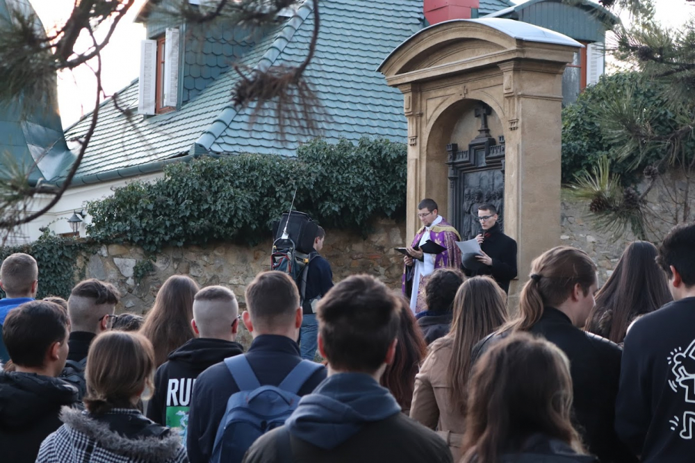 560 Keresztut Katifi 03