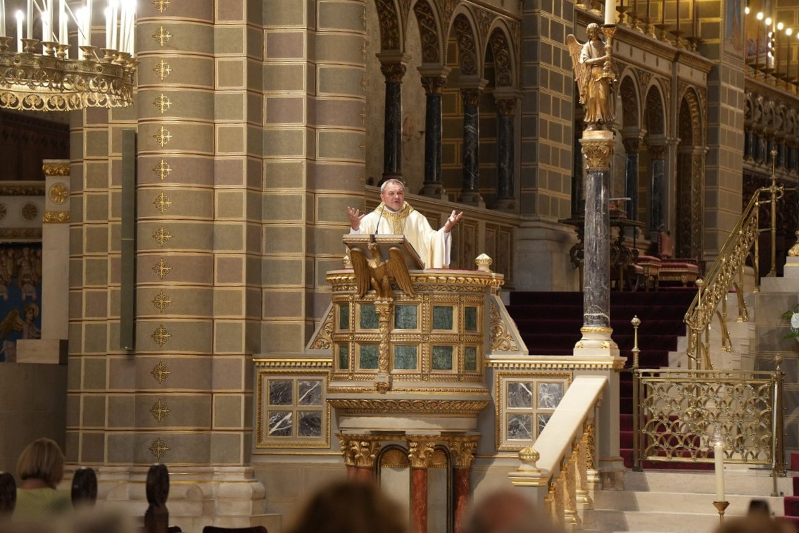 Beiktatas szekesegyhaz 14