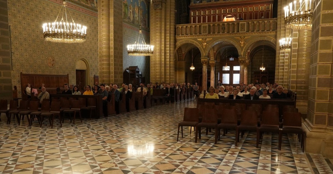 Beiktatas szekesegyhaz 16