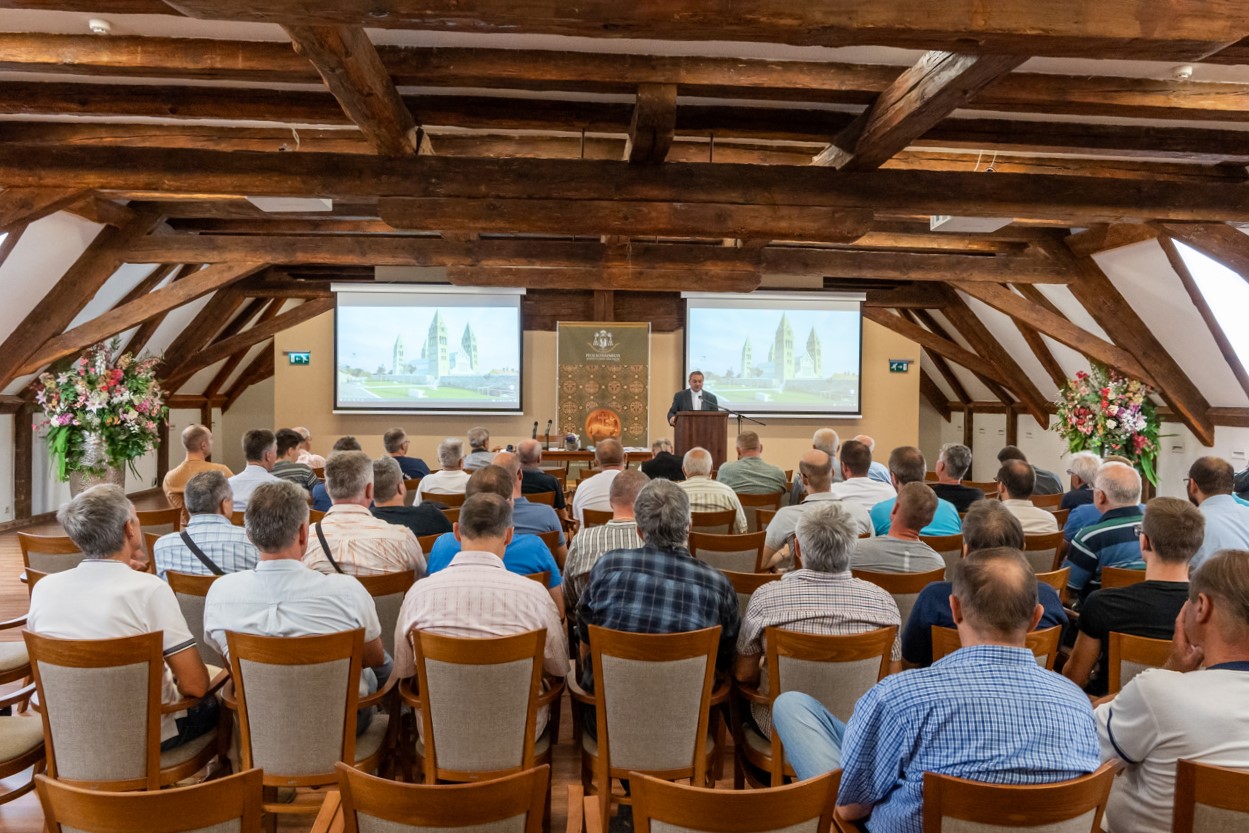 Ferfitalalkozo Pecs szept