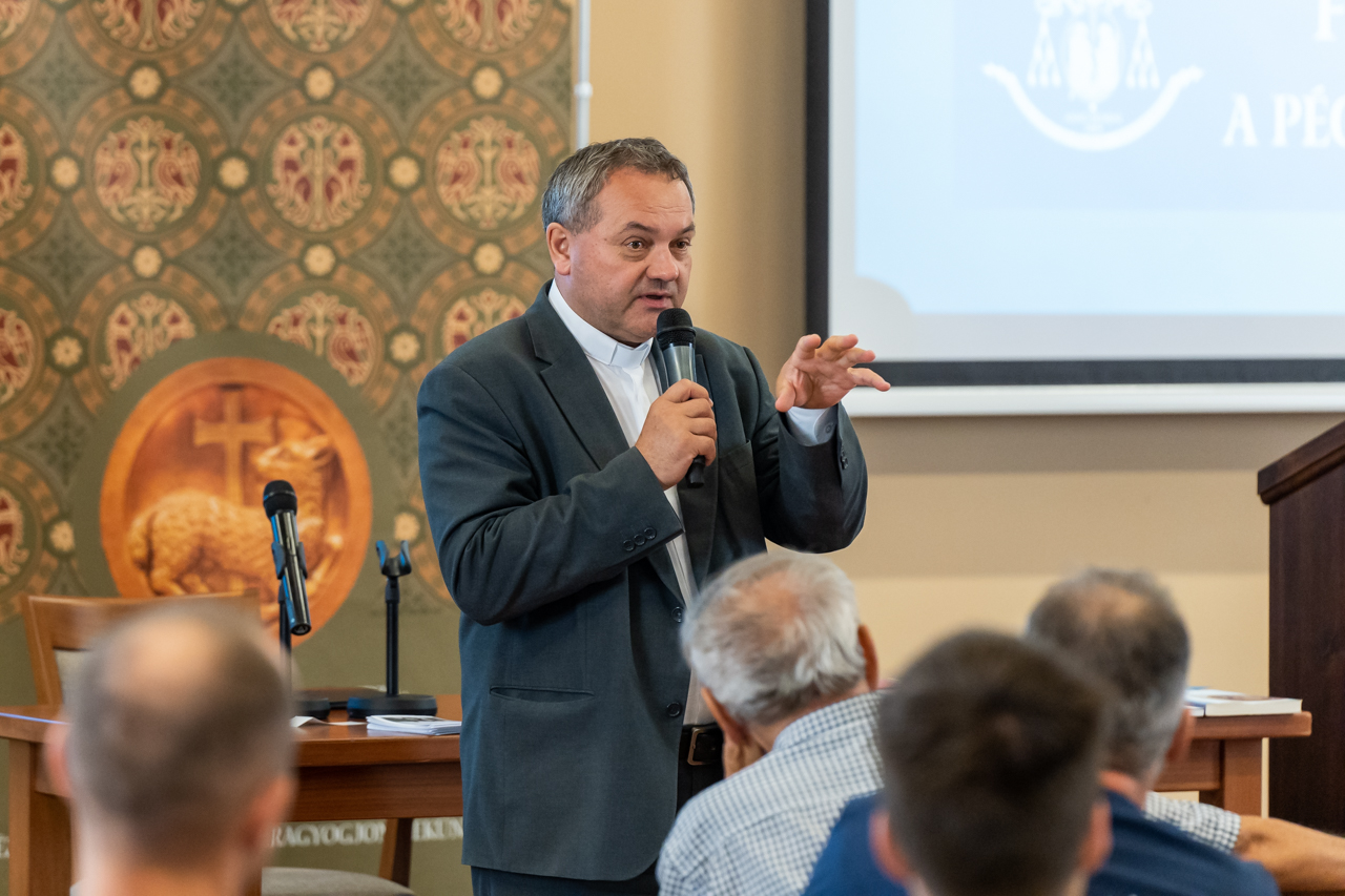 Ferfitalalkozo Pecs szept 27