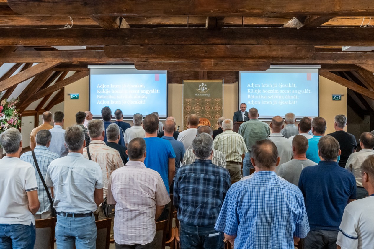 Ferfitalalkozo Pecs szept 38