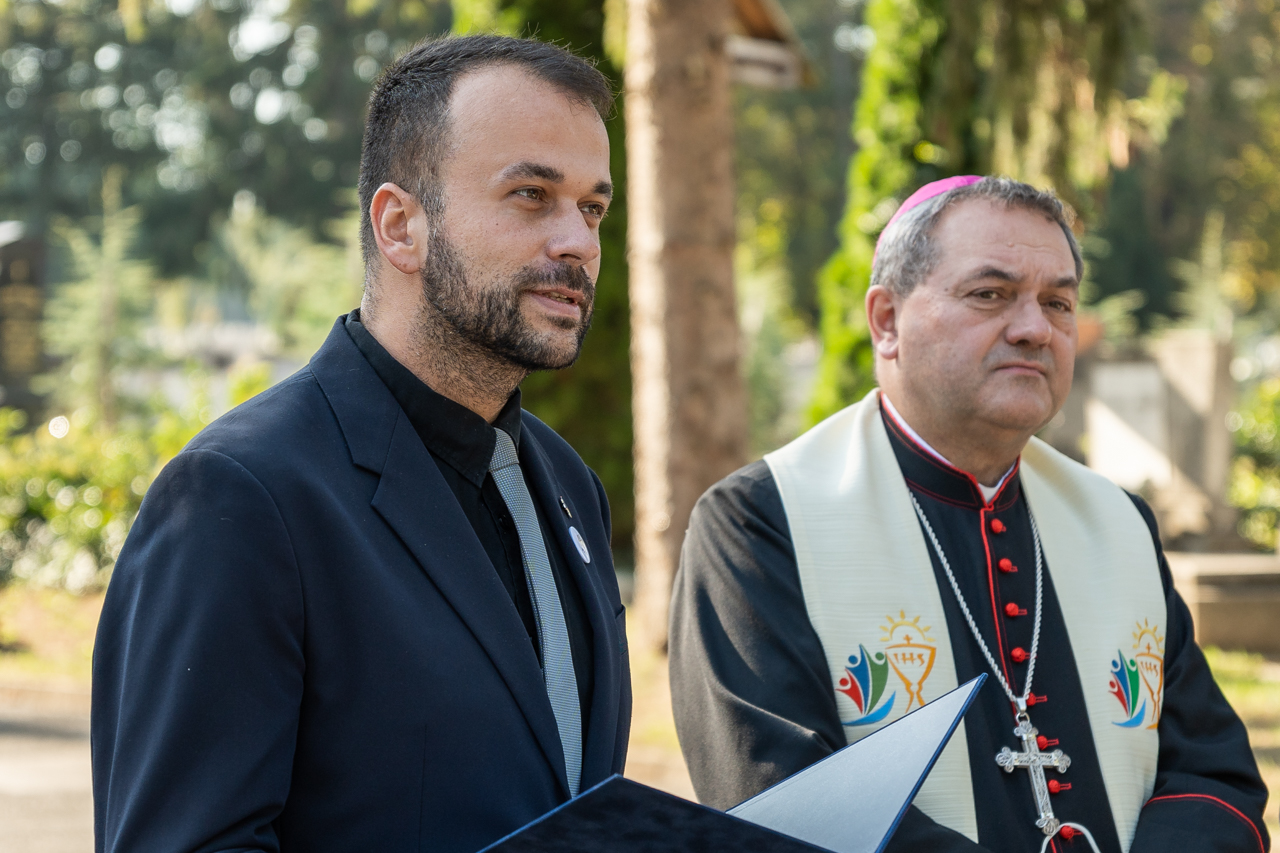 Szent Mihaly szobor 07