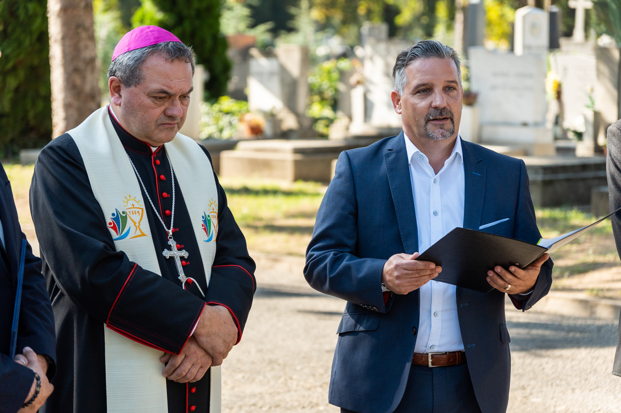 Szent Mihaly szobor 12