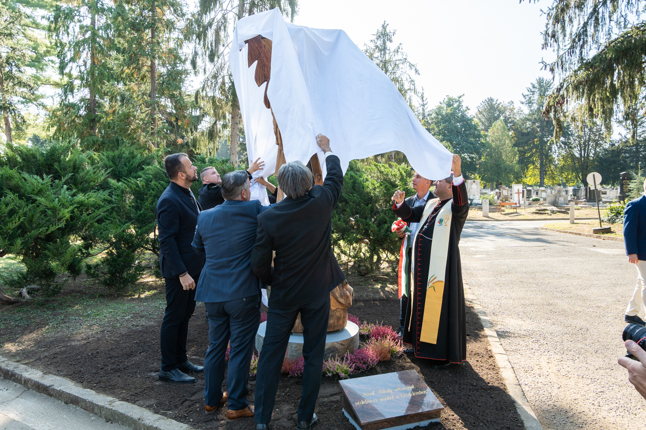 Szent Mihaly szobor 19