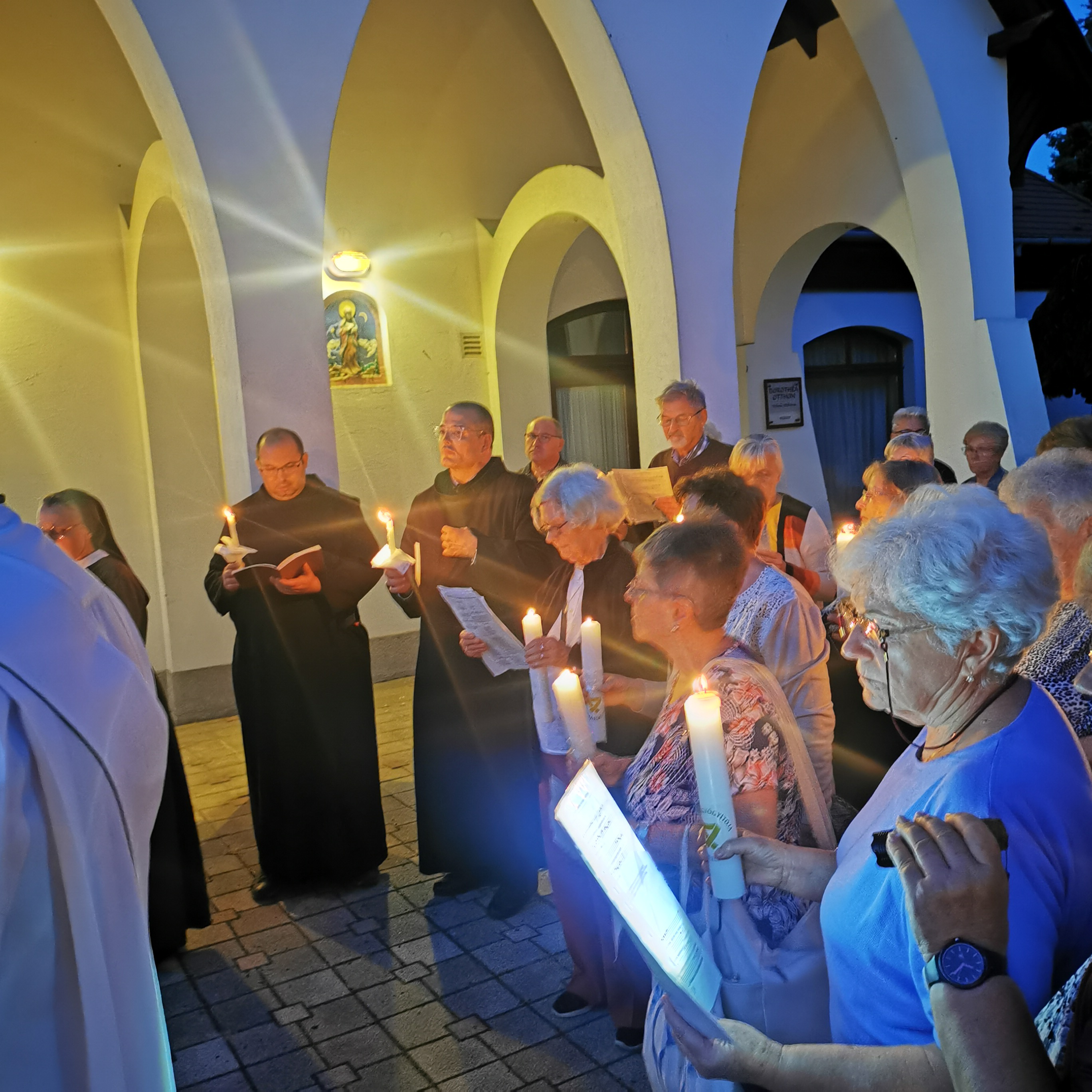 korhazlelkeszseg kozarmisleny1