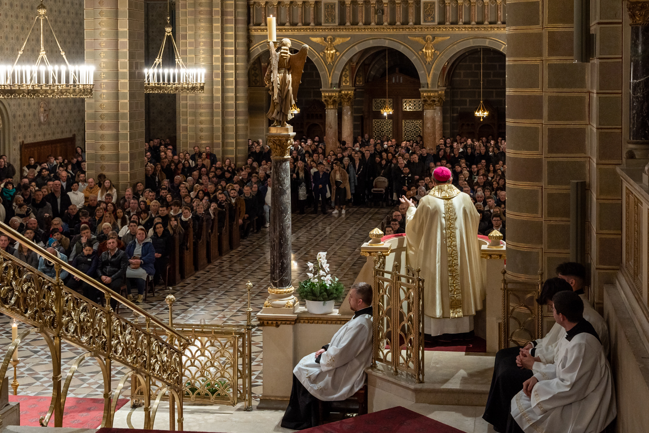 2023 12 25 ejfeli 25