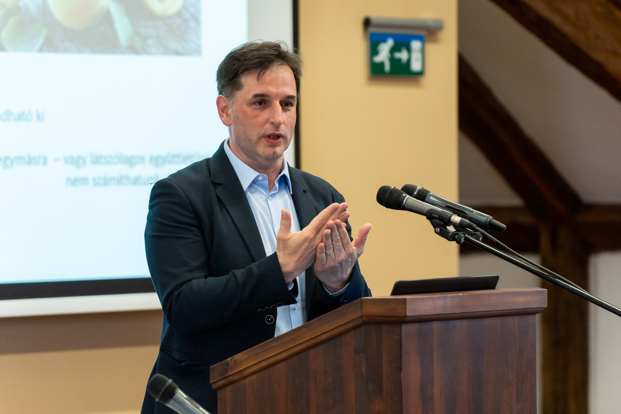 2024 04 05 ferfitalalkozok 08