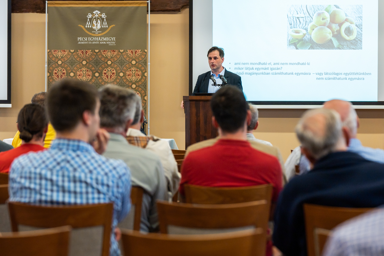 2024 04 05 ferfitalalkozok 09