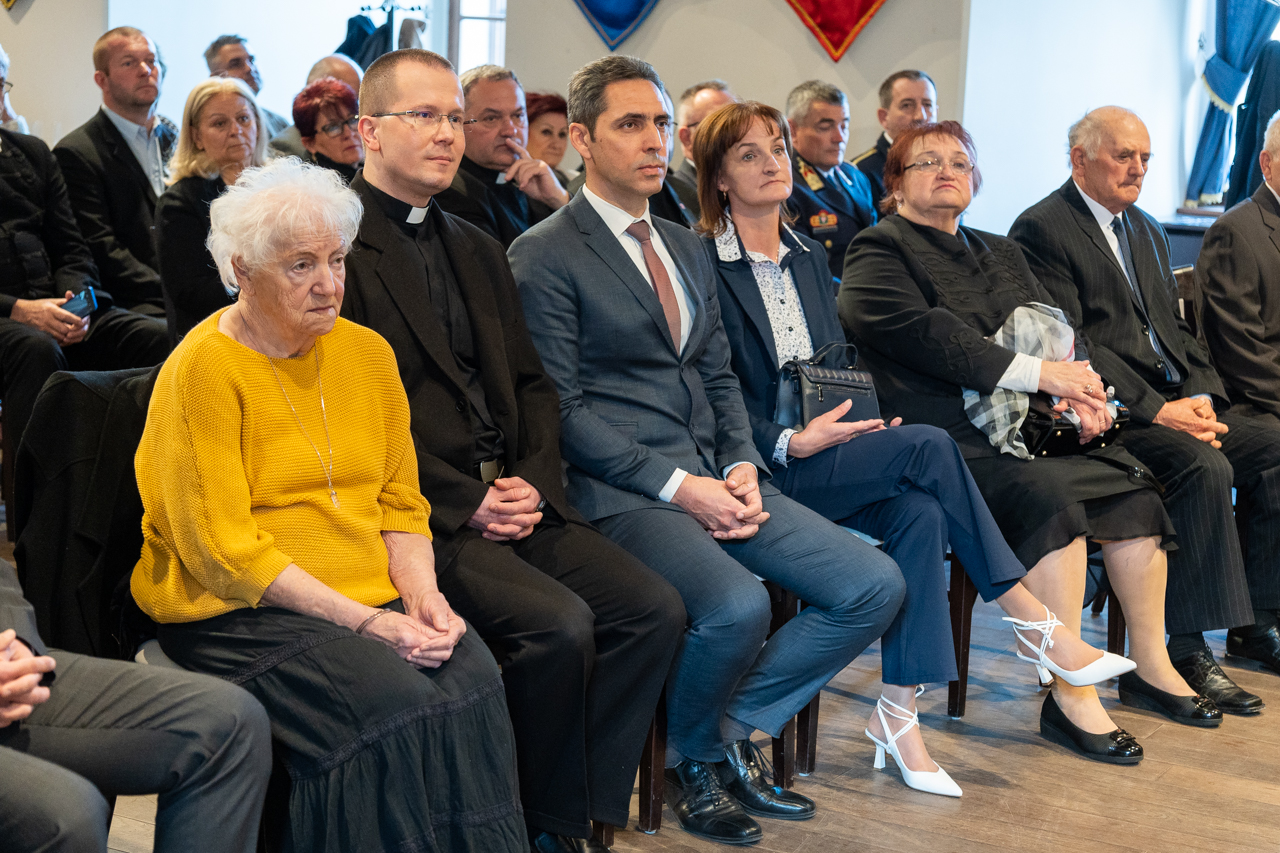 2025 04 11 siklos 03