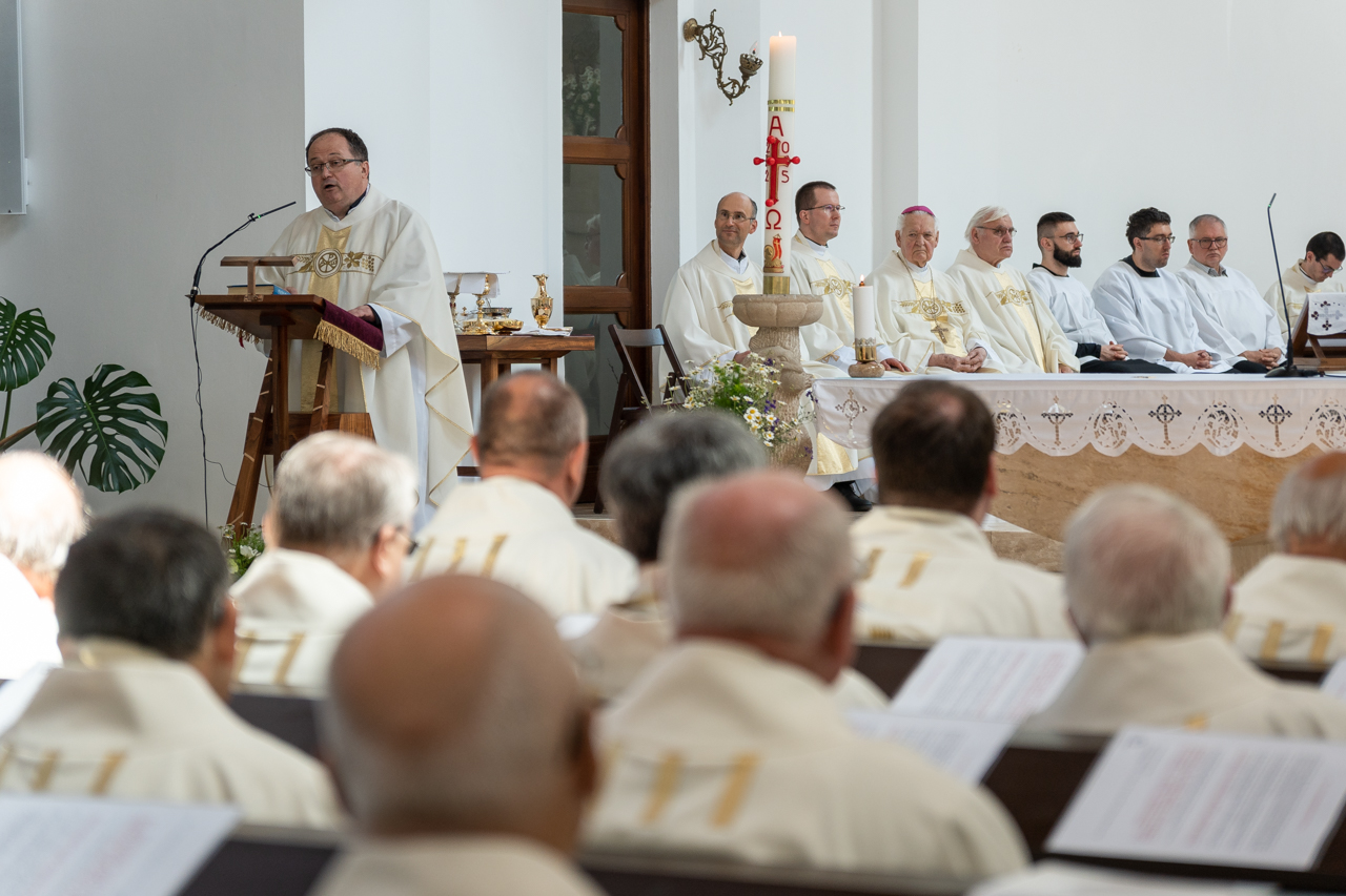 2025 05 27 bata papi zarandoklat 55