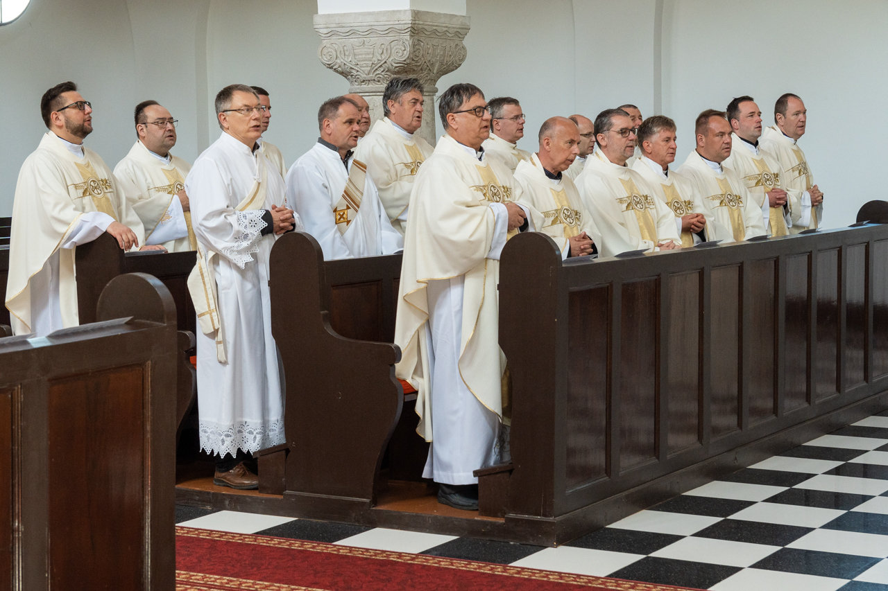 2025 05 27 bata papi zarandoklat 73