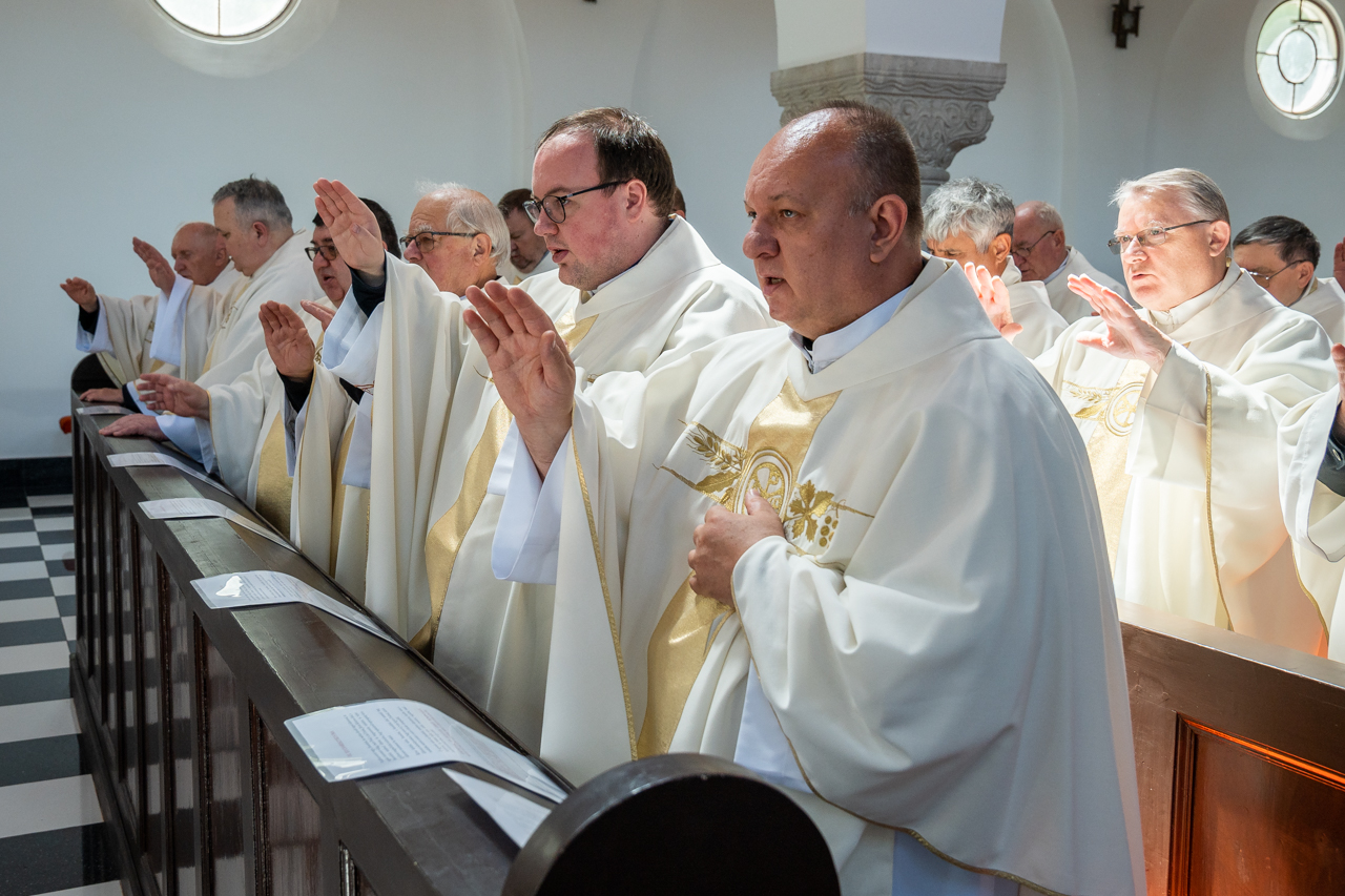 2025 05 27 bata papi zarandoklat 86