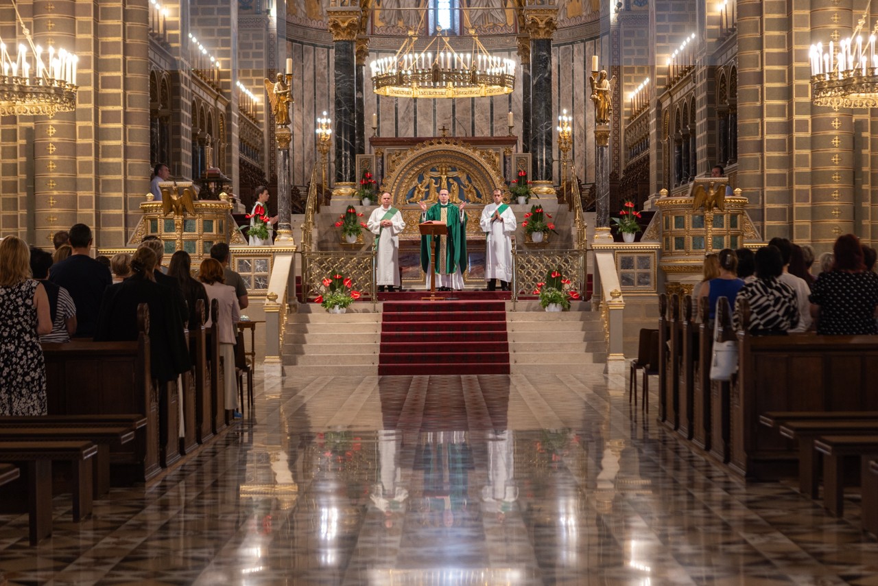 hitoktatoi tedeum003