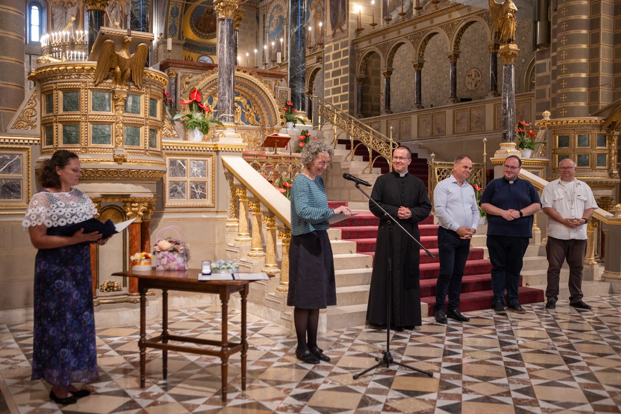 hitoktatoi tedeum085