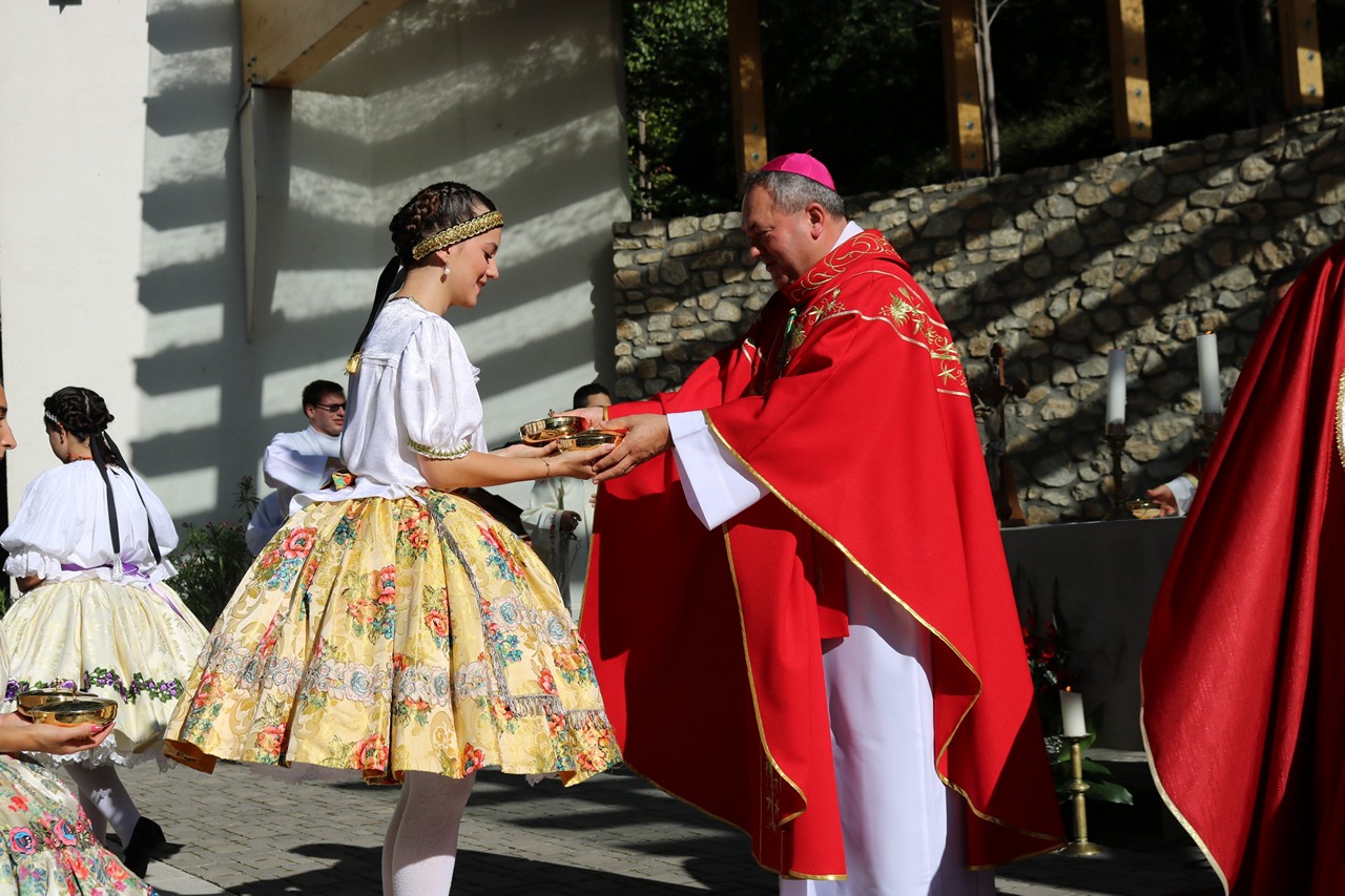 225 09 20 batai zarandoklat018