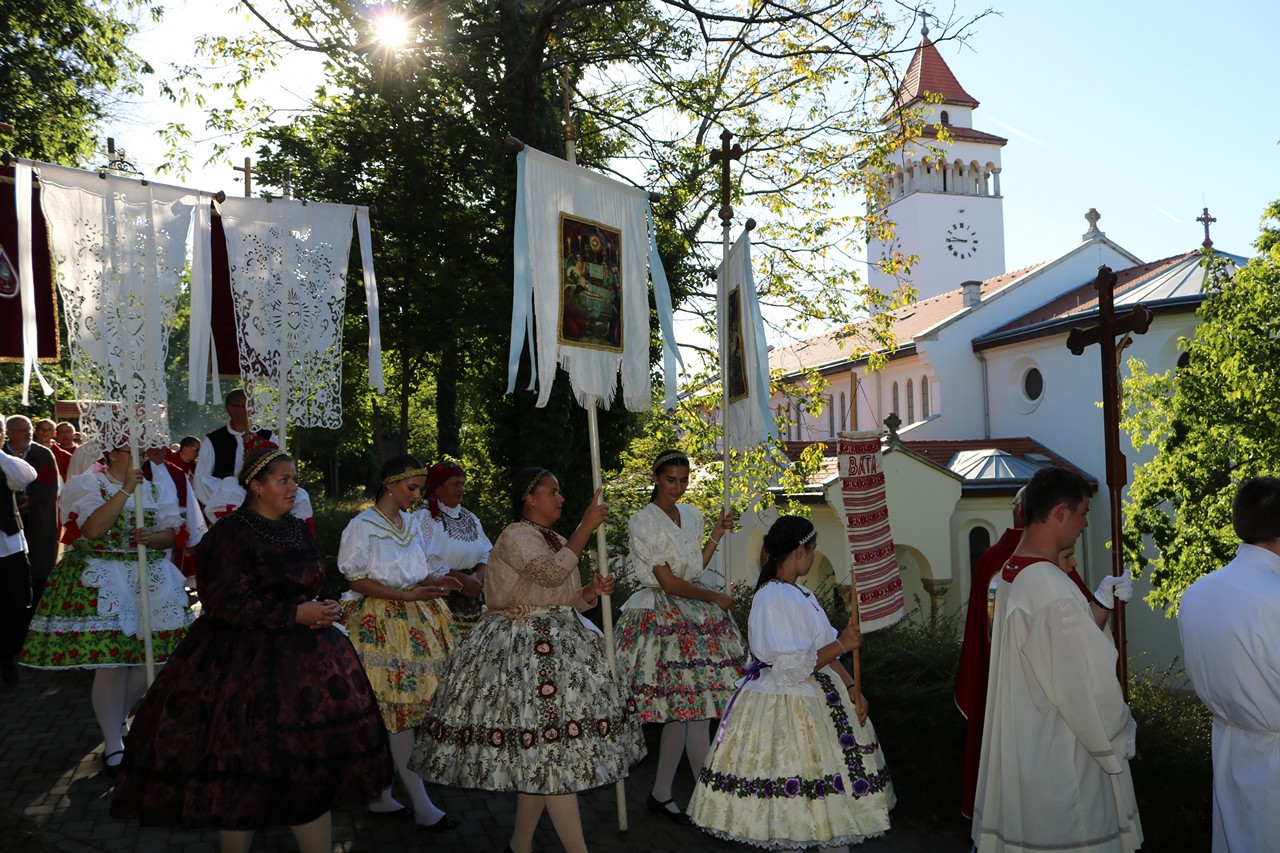 225 09 20 batai zarandoklat029