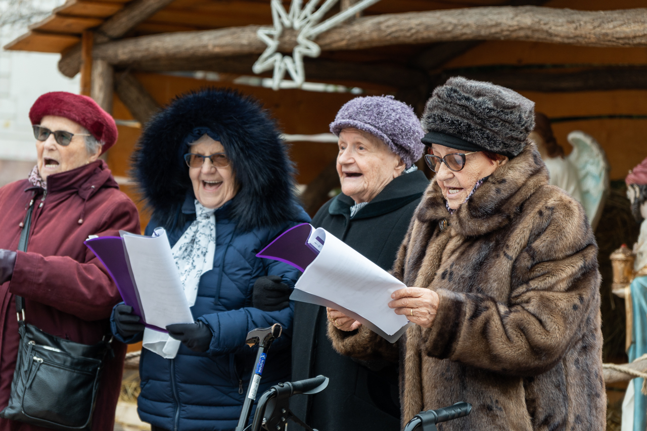 2025 12 03 szechenyi ter enek 07