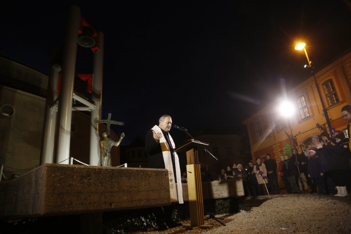 harangtorony06 Kozepes masolata