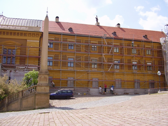 A Püspöki Palota keleti homlokzata a felújítás után