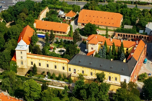 A Püspökvár komplexuma