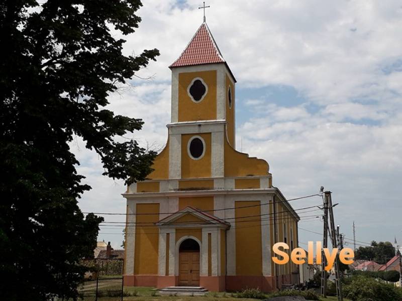 SELLYE_templomkulso.jpg