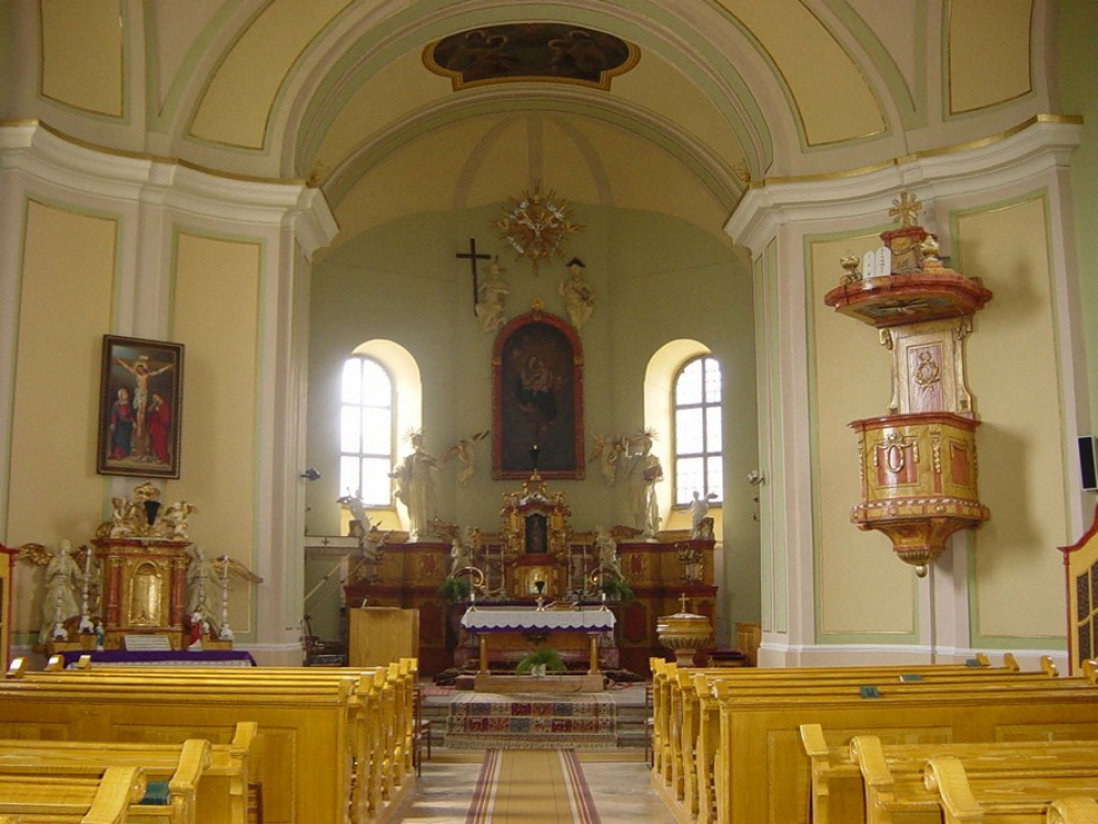 333 Somberek templom belso